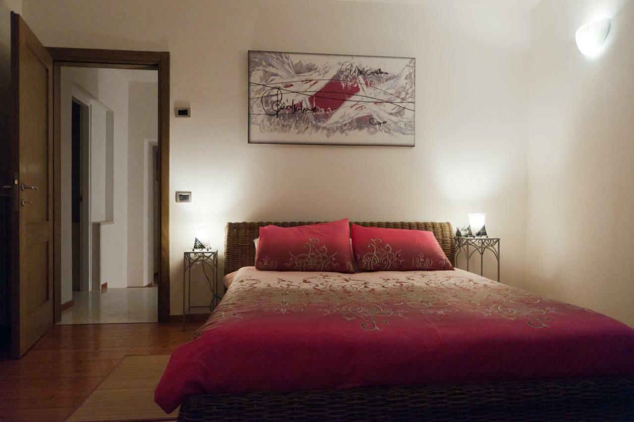 Casale Del Sole Garda Bed & Breakfast Monzambano Ngoại thất bức ảnh