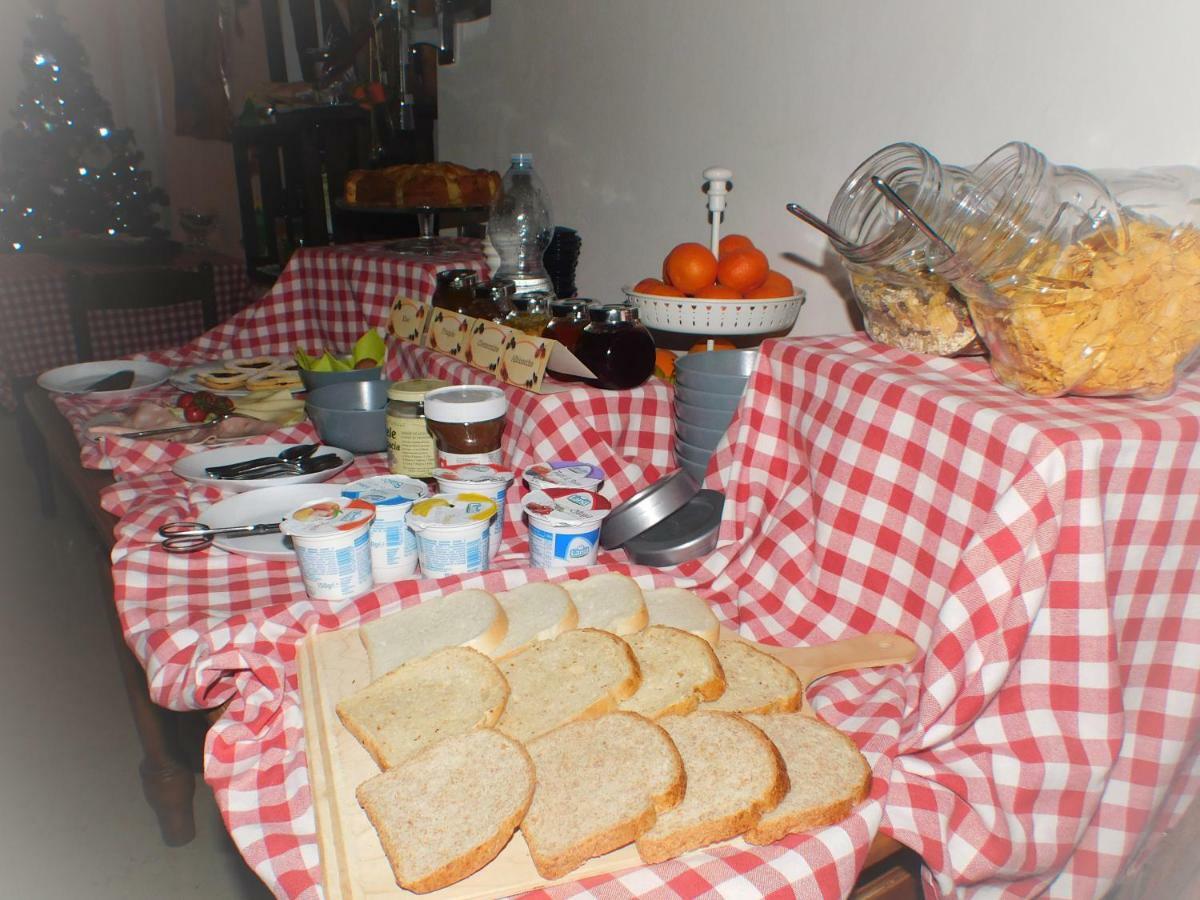 Casale Del Sole Garda Bed & Breakfast Monzambano Ngoại thất bức ảnh